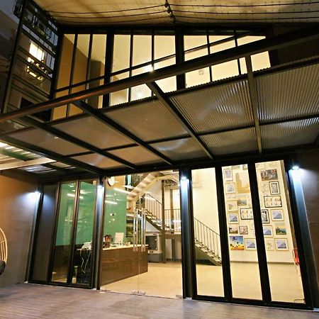 Badbed Hotel Bangkok Exterior photo