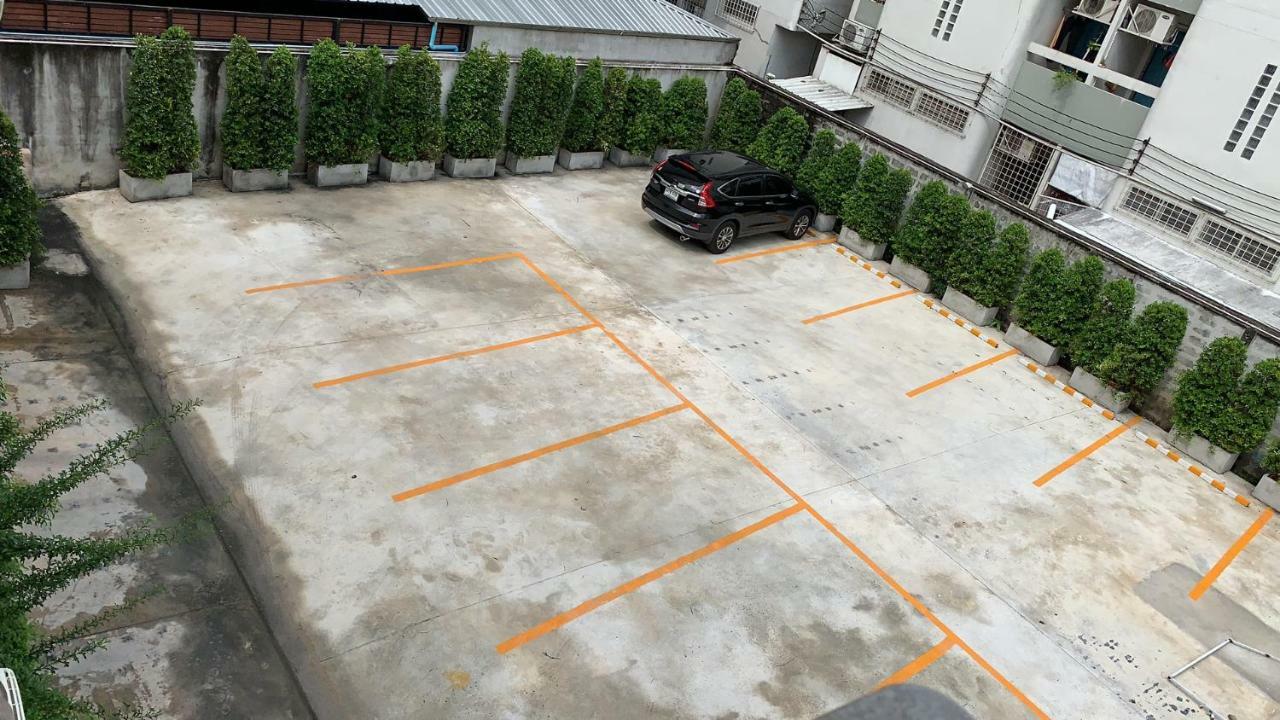 Badbed Hotel Bangkok Exterior photo