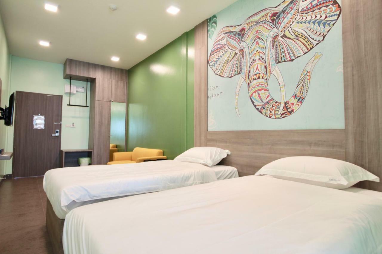 Badbed Hotel Bangkok Exterior photo