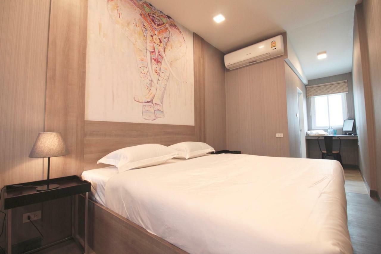 Badbed Hotel Bangkok Exterior photo