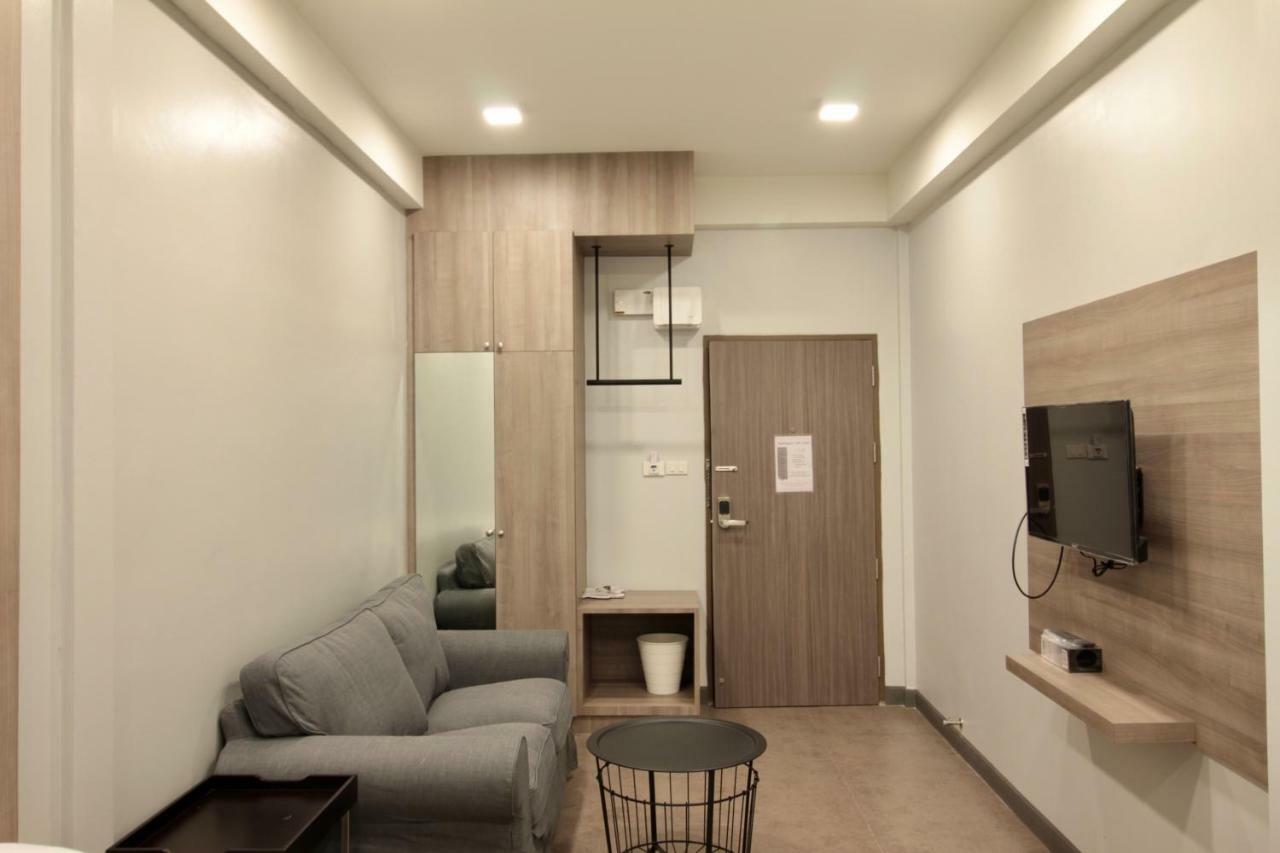 Badbed Hotel Bangkok Exterior photo